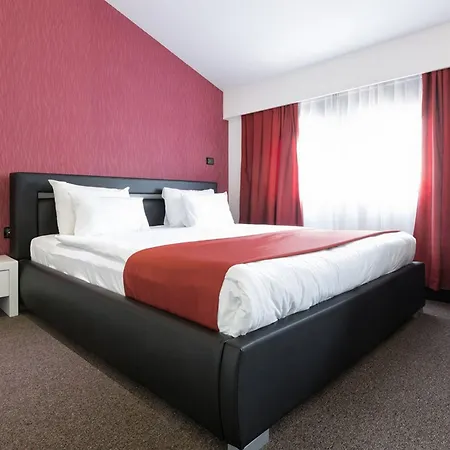 Nova Garni Signature Collection Hotel 4*