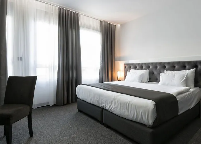 Nova Garni Signature Collection